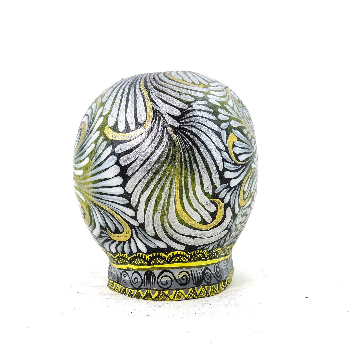 Craneo de Barro Dorado y Negro