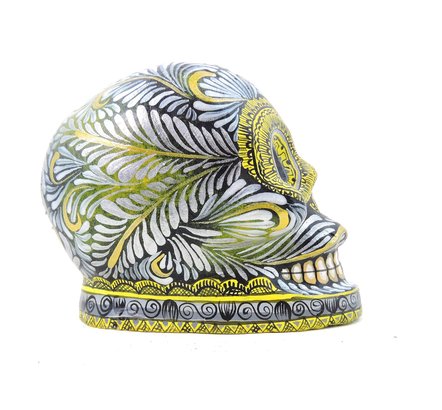 Craneo de Barro Dorado y Negro