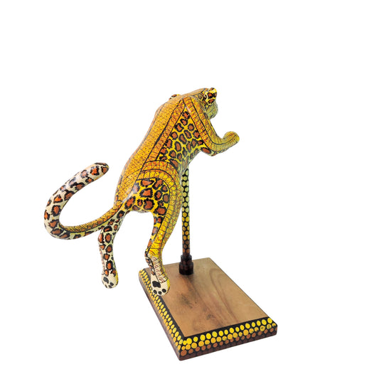 Jaguar Amarillo