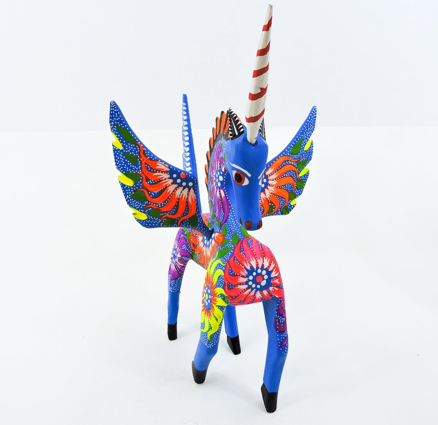 Unicornio con alas azul